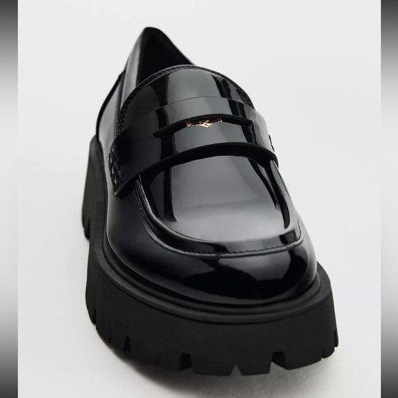 Zara Black Loafers - Picture 1 of 3